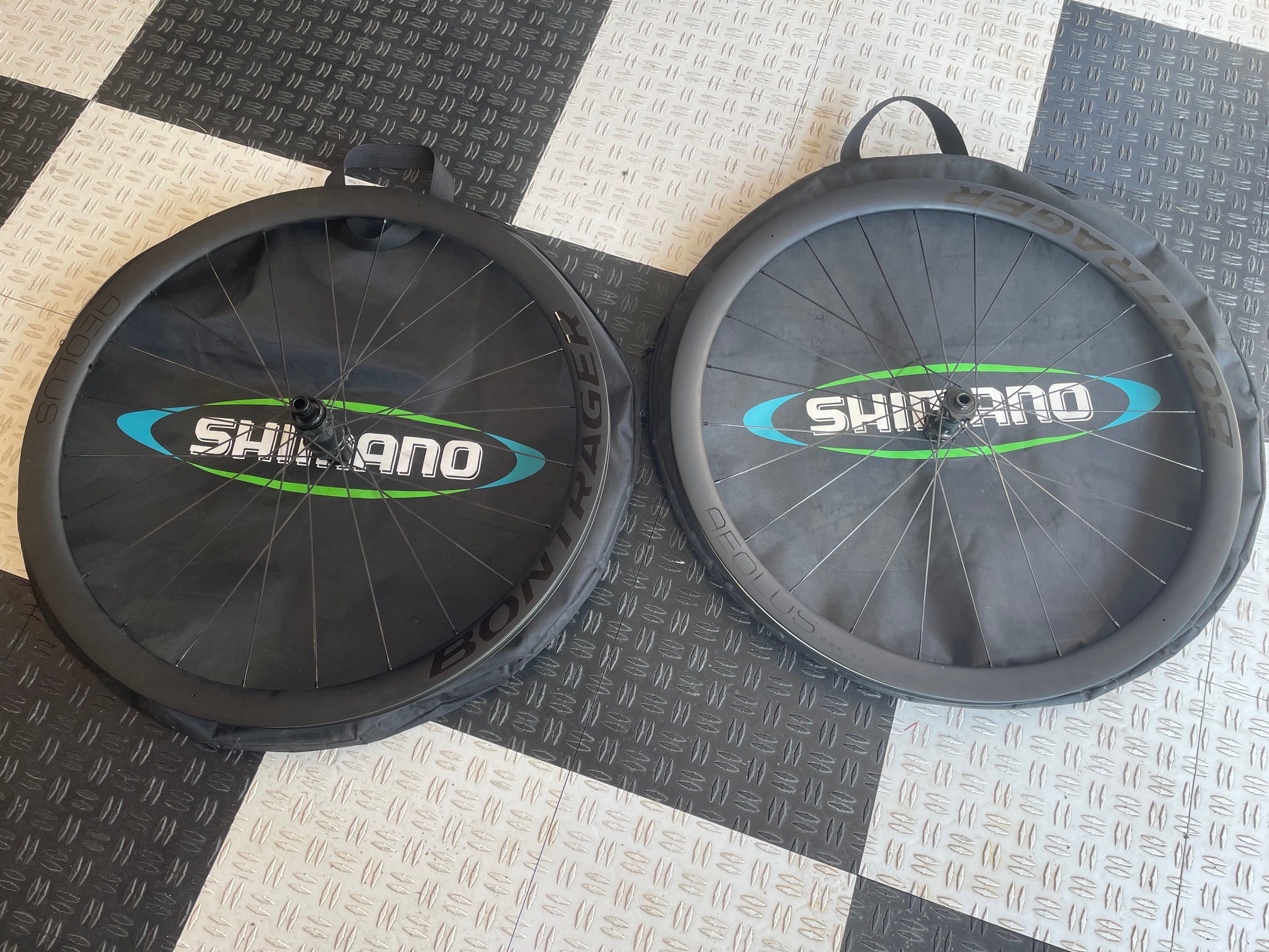 Carbon Wheels-Rudy Yeung